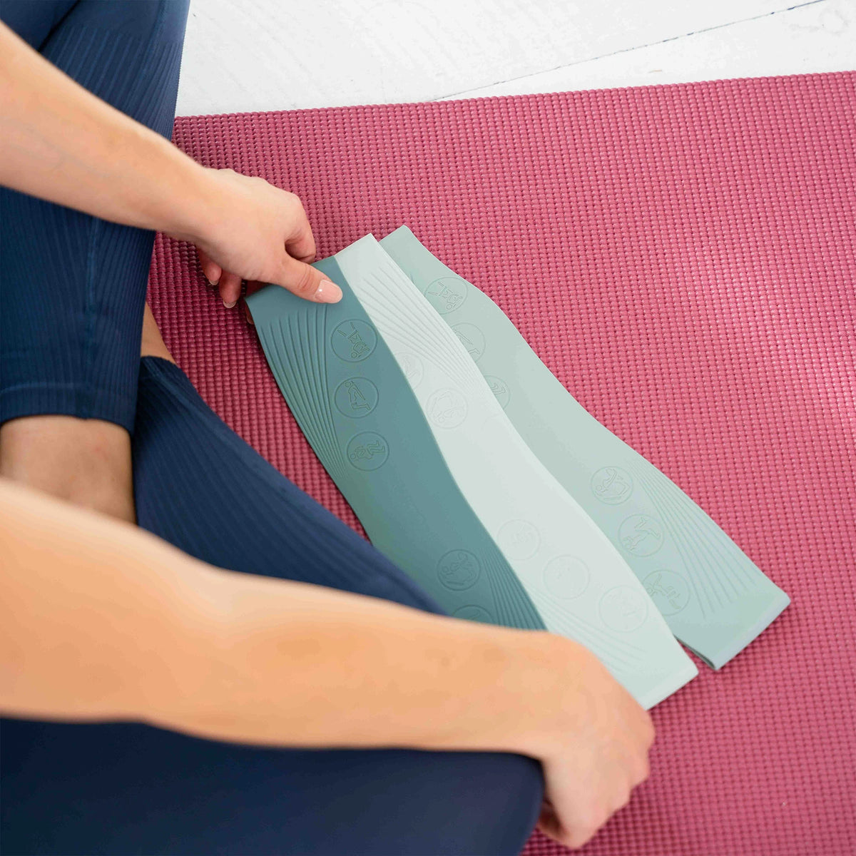Premium Pilates Komplett-Set mit Geschenkbox (MP) - Berry PRO Set mit Matte + SZ-Stange - Sportgerät von NEOLYMP | Fitnessequipment und Sportartikel